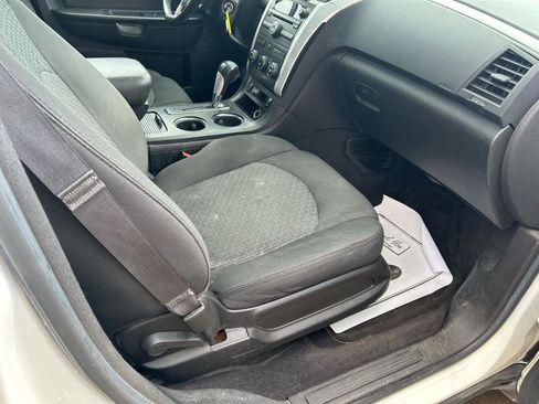 Used 2011 Chevrolet Traverse LT w/ Personal Connectivity Package image 12