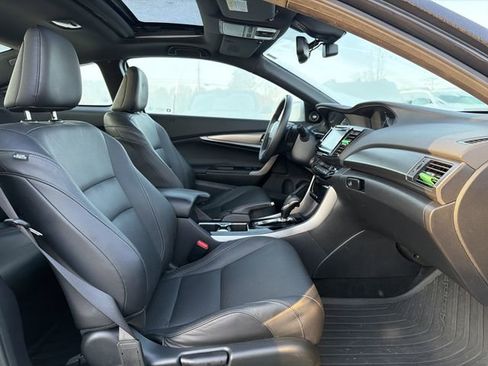 Used 2017 Honda Accord Touring image 16