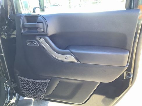 Used 2012 Jeep Wrangler Unlimited Sport image 33