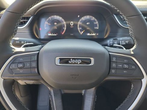 New 2025 Jeep Grand Cherokee L Limited w/ Black Appearance Package image 12