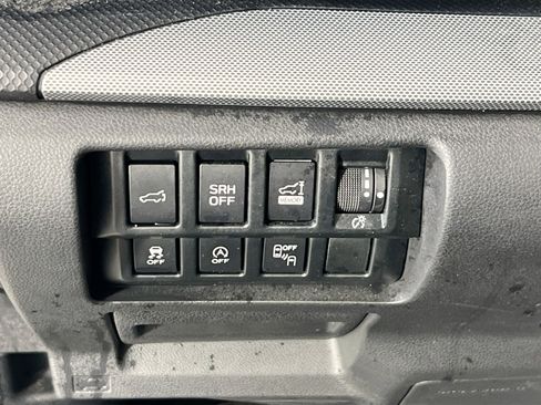 Used 2021 Subaru Forester Limited image 10