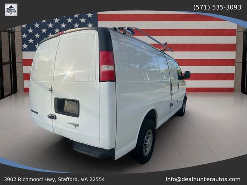 Used 2017 Chevrolet Express 2500 RWD image 9