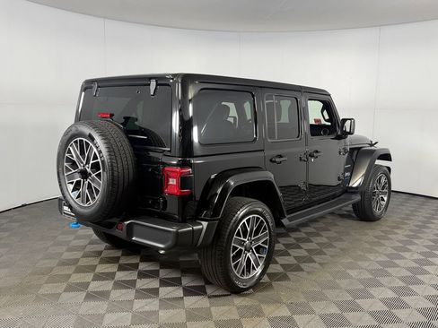 Used 2023 Jeep Wrangler Unlimited Sahara w/ Cold Weather Group AWD/4WD image 7