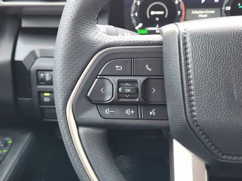 Used 2025 Toyota 4Runner Limited image 32