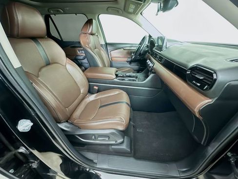 Certified 2025 Honda Pilot Elite image 8