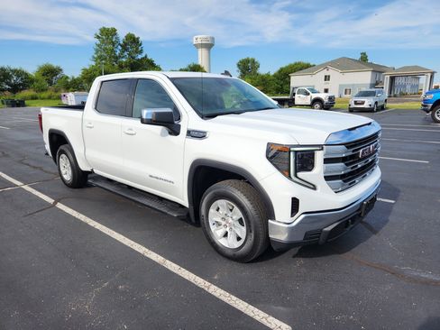 Used 2025 GMC Sierra 1500 SLE w/ Preferred Package AWD/4WD image 9