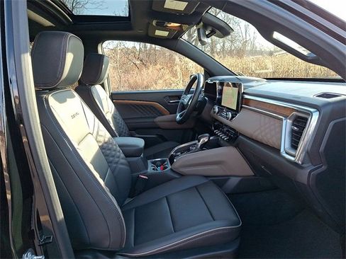 Certified 2024 GMC Canyon Denali image 27