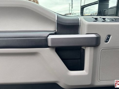 Used 2019 Ford F350 XLT w/ XLT Value Package image 11