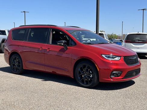 New 2026 Chrysler Pacifica Select w/ S Appearance Package FWD image 5