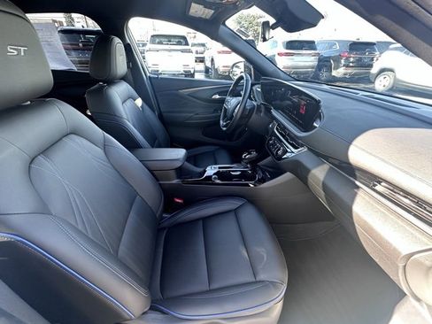 Used 2024 Buick Envista Sport Touring w/ Convenience I Package image 16