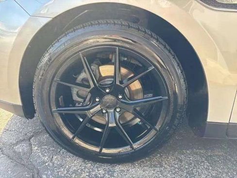 Used 2018 Ford Taurus SEL FWD image 10