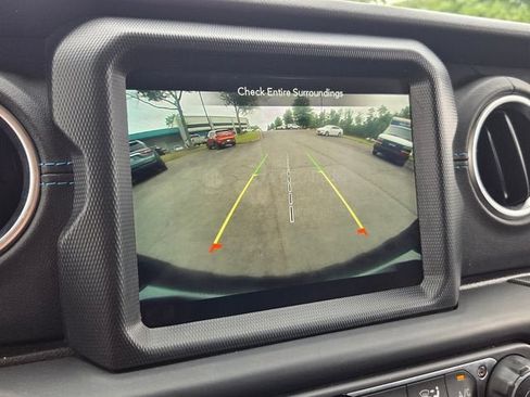 Used 2023 Jeep Wrangler Unlimited Rubicon 4xe w/ Cold Weather Group AWD/4WD image 22
