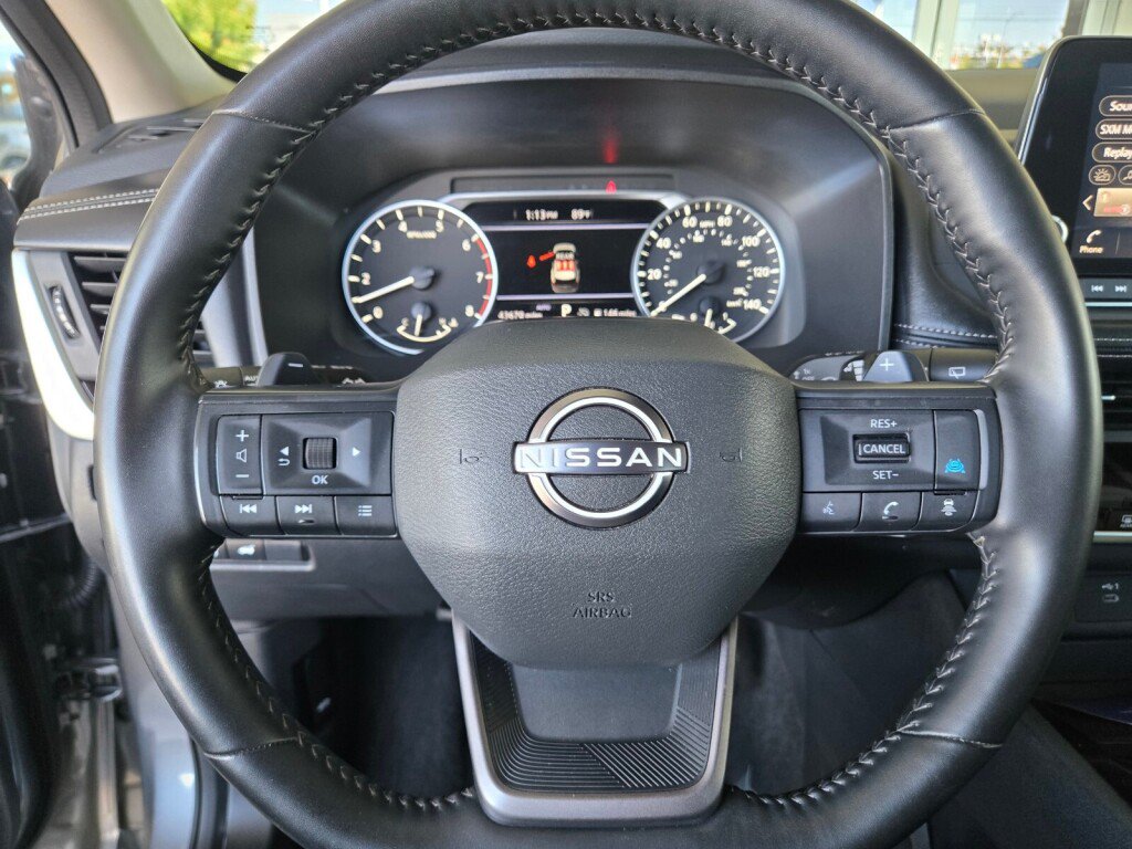 Used 2025 Nissan Rogue SV AWD/4WD image 25
