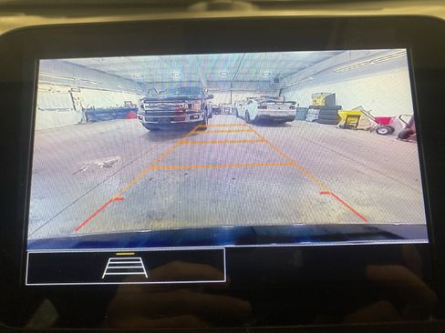 Used 2024 Chevrolet Malibu LT image 21