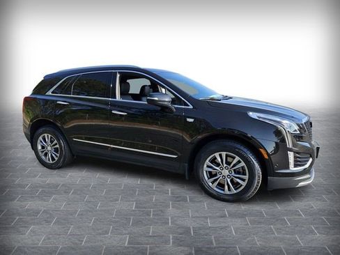 Certified 2022 Cadillac XT5 Premium Luxury w/ Technology Package AWD/4WD image 3