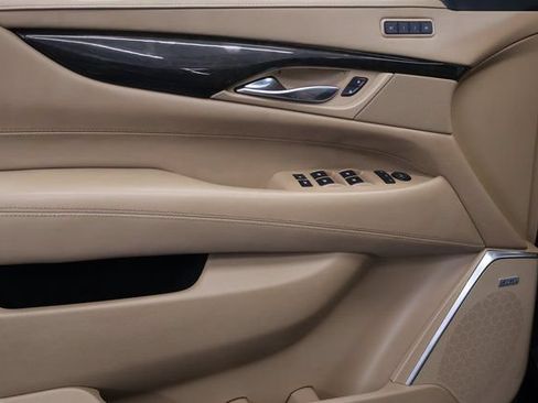 Used 2020 Cadillac Escalade Platinum w/ Escalade Sport Edition AWD/4WD image 9