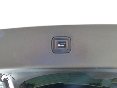 Used 2022 Chevrolet Blazer LT FWD image 47