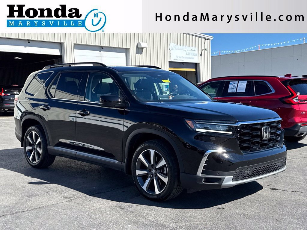 Used 2025 Honda Pilot Elite image 1