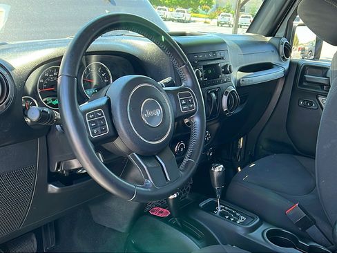 Used 2017 Jeep Wrangler Sport AWD/4WD image 15
