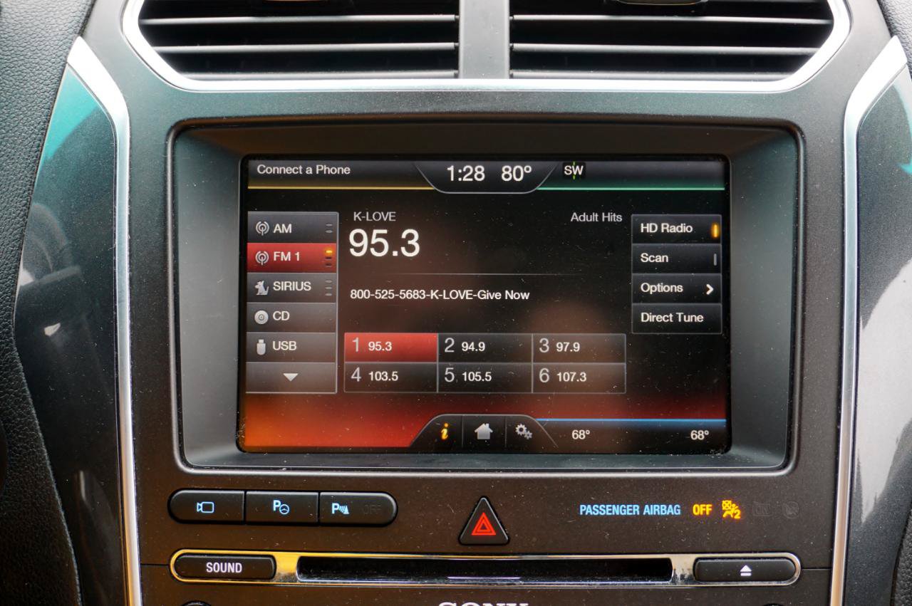 Used 2016 Ford Explorer Limited w/ Equipment Group 301A FWD image 12