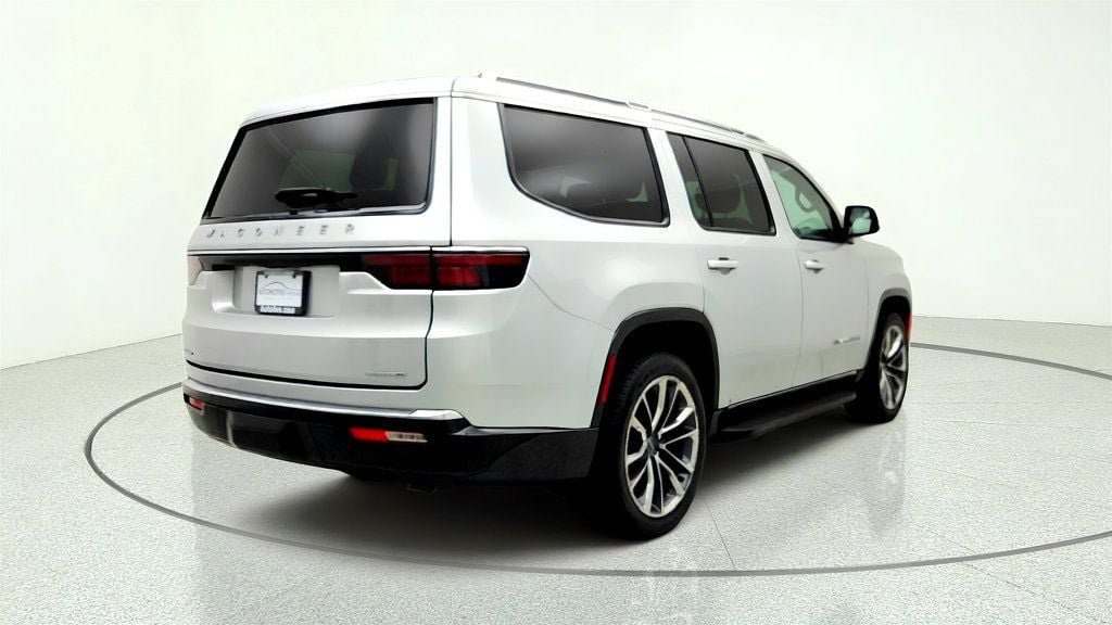 Used 2022 Jeep Wagoneer Series II w/ Premium Group I AWD/4WD image 5