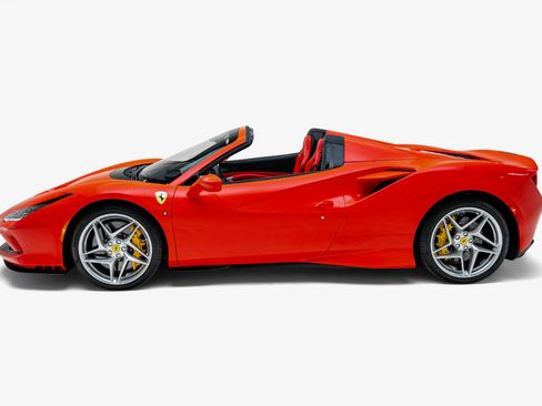 Used 2022 Ferrari F8 Tributo RWD image 6