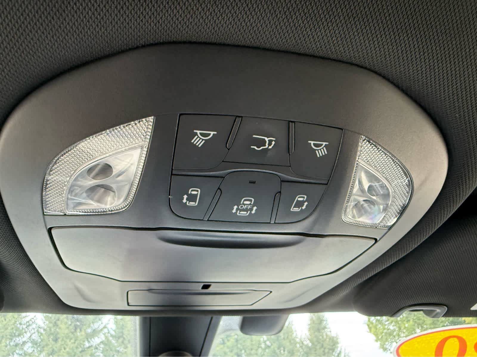 Used 2020 Chrysler Pacifica Touring-L w/ S Appearance Package FWD image 28