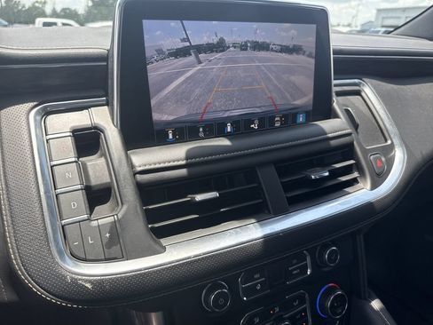 Used 2021 Chevrolet Suburban Premier w/ Premium Package RWD image 21