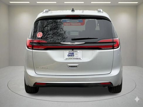 New 2026 Chrysler Pacifica Pinnacle FWD image 7