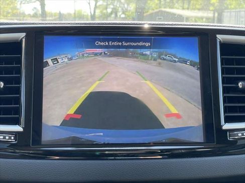 Certified 2023 Chrysler Pacifica Touring-L FWD image 22