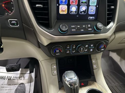Used 2019 GMC Acadia Denali w/ Technology Package AWD/4WD image 17