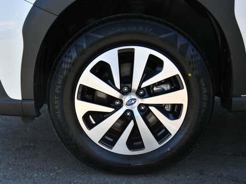 Used 2023 Subaru Outback Premium AWD/4WD image 12