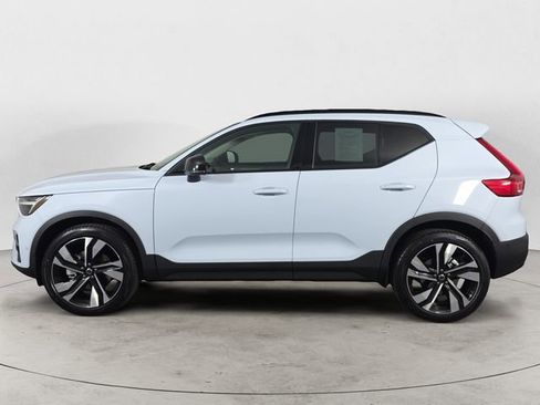 Used 2026 Volvo XC40 B5 Ultra w/ Climate Package AWD/4WD image 2