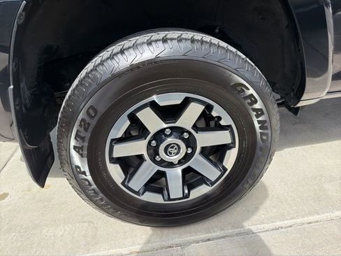 Used 2023 Toyota 4Runner TRD Off-Road AWD/4WD image 29