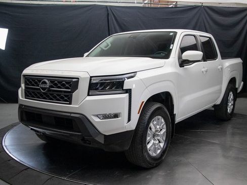 Used 2023 Nissan Frontier SV w/ SV Premium Package image 6