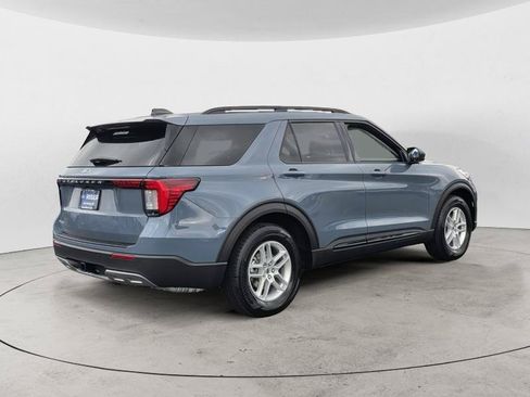 Used 2026 Ford Explorer Active w/ Active Comfort Package RWD image 3