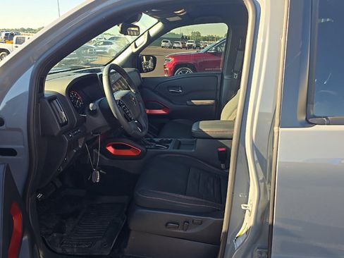 Used 2025 Nissan Frontier PRO-4X w/ Interior Protection Package AWD/4WD image 5