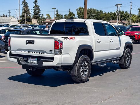 Used 2023 Toyota Tacoma TRD Off-Road w/ Black Out Package (TMS) AWD/4WD image 4