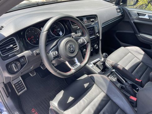 Used 2015 Volkswagen Golf 4-Door FWD image 11