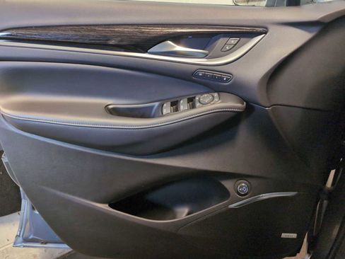 Used 2020 Buick Enclave Avenir w/ Avenir Technology Package FWD image 23