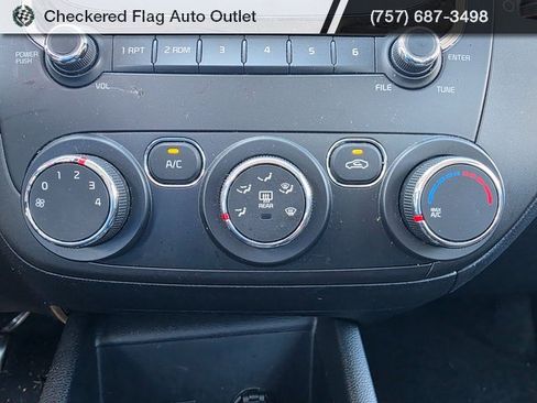 Used 2017 Kia Forte LX image 18