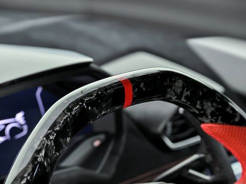 Used 2018 Lamborghini Huracan Performante AWD/4WD image 30
