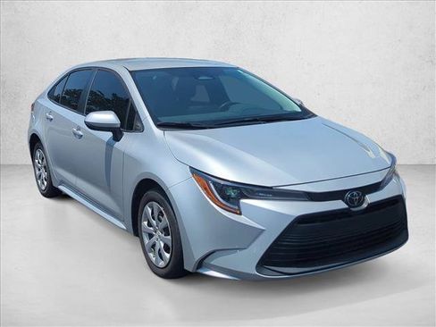 Used 2024 Toyota Corolla LE FWD image 3