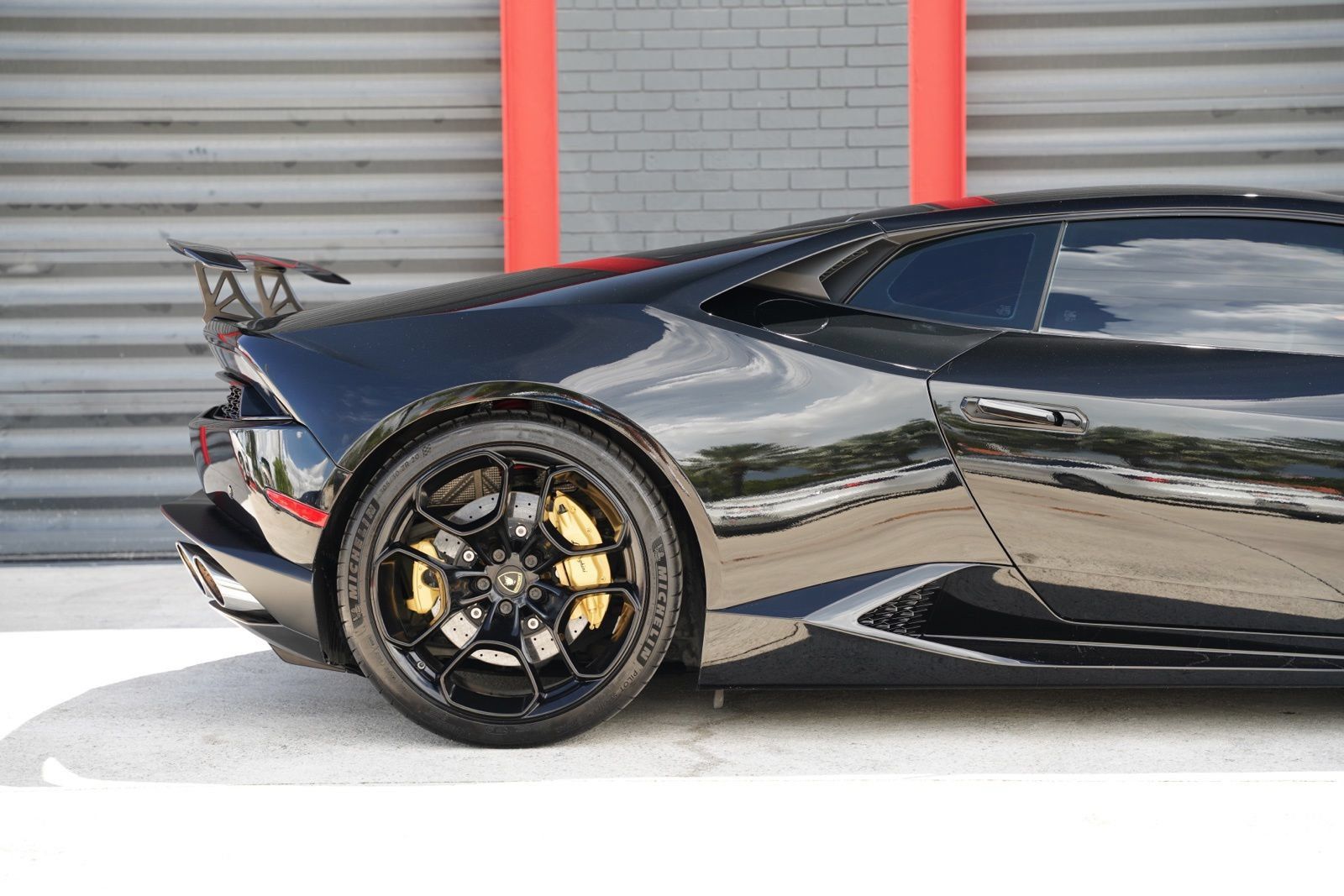 Used 2016 Lamborghini Huracan LP 610-4 AWD/4WD image 5