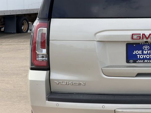 Used 2016 GMC Yukon SLT w/ HD Trailering Package RWD image 10