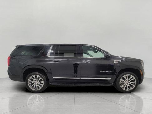 Used 2025 GMC Yukon XL Denali image 8