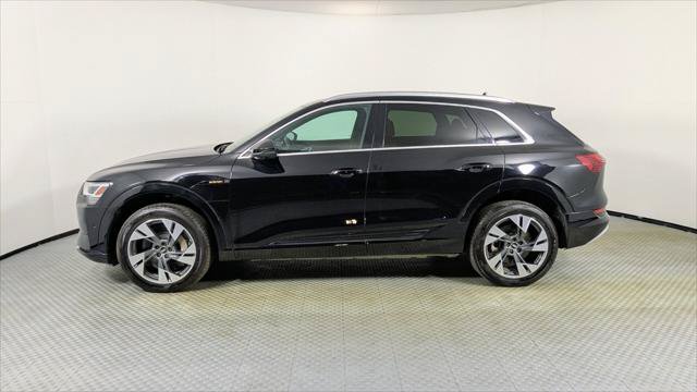 Used 2022 Audi e-tron Premium Plus w/ Premium Plus Package AWD/4WD image 3