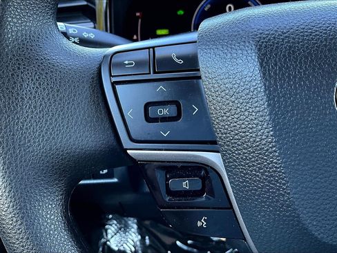 Used 2025 Toyota Camry LE image 17