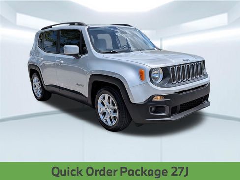 Used 2017 Jeep Renegade Latitude w/ Popular Equipment Group FWD image 9