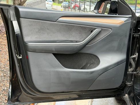 Used 2024 Tesla Model Y Long Range AWD/4WD image 26